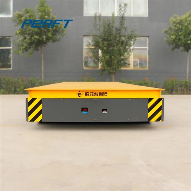 Elektrischer Transportwagen zum Bewegen von alkoholfreien Getränken