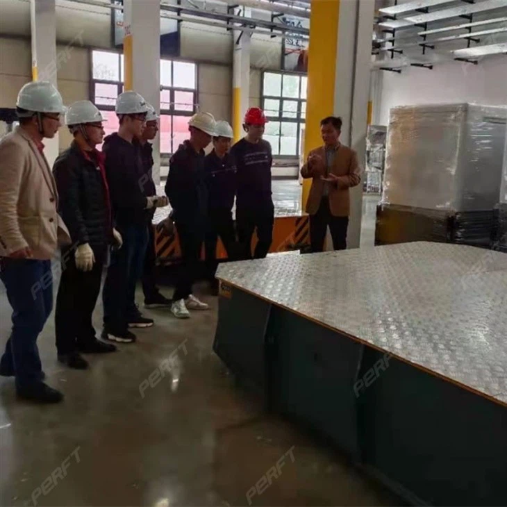 Electric Trackless Transfer Cart On Cement Floor 25t